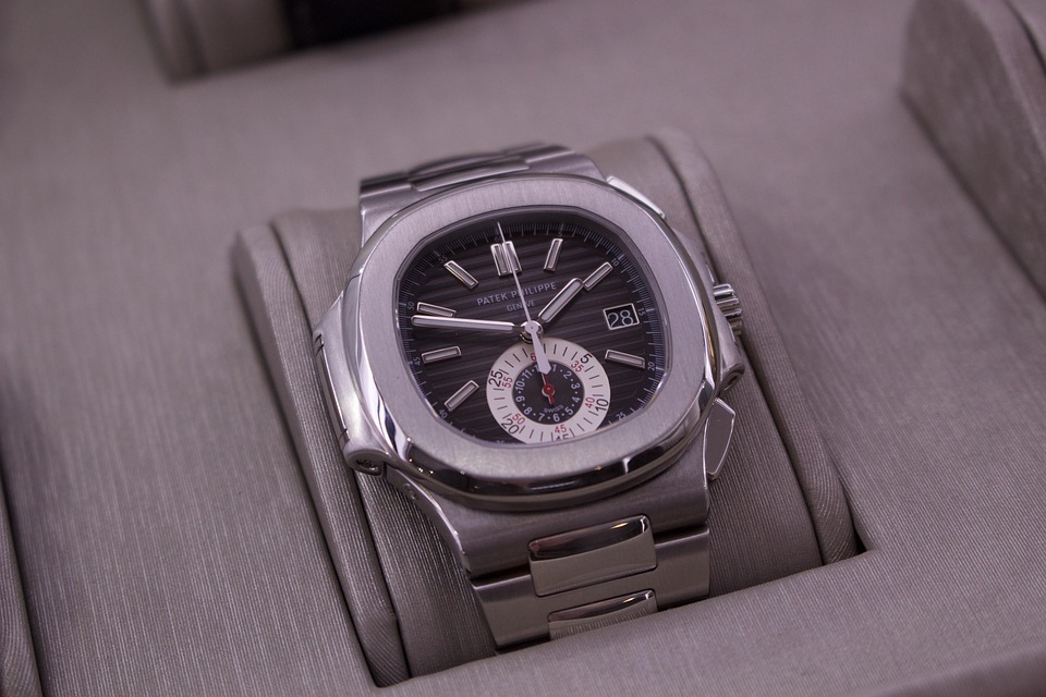 classic luxury watches