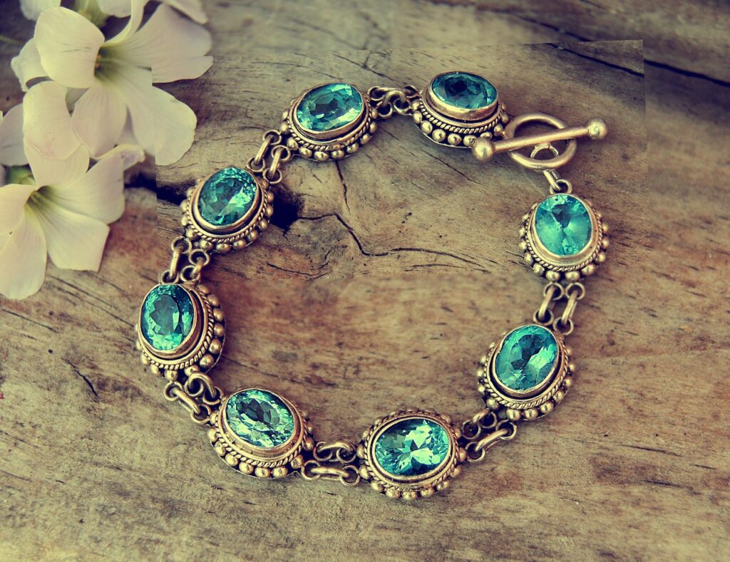 bracelet-1198740_1280
