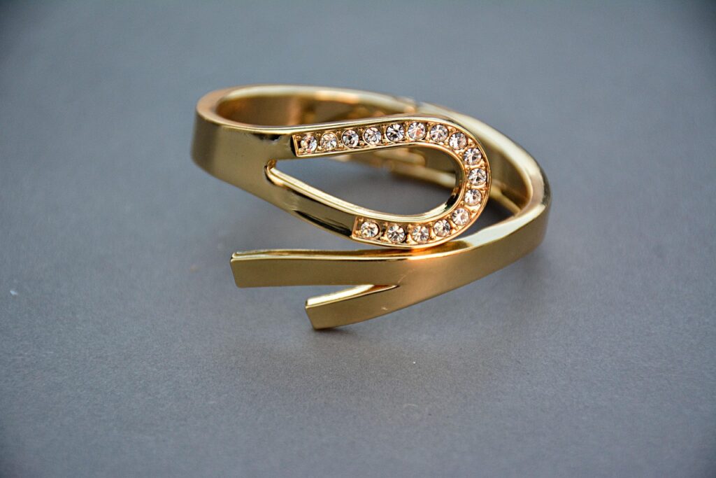 jewellery-1175530_1280